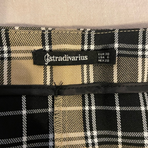 ASOS Stradivarius checkered mini skirt with zipper black white yellow - Picture 2 of 3